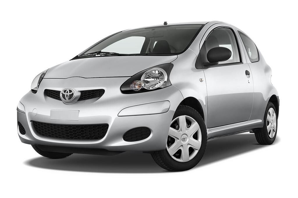 Toyota Aygo (Baujahr 2010) base 3 Türen seitlich vorne mit Felge