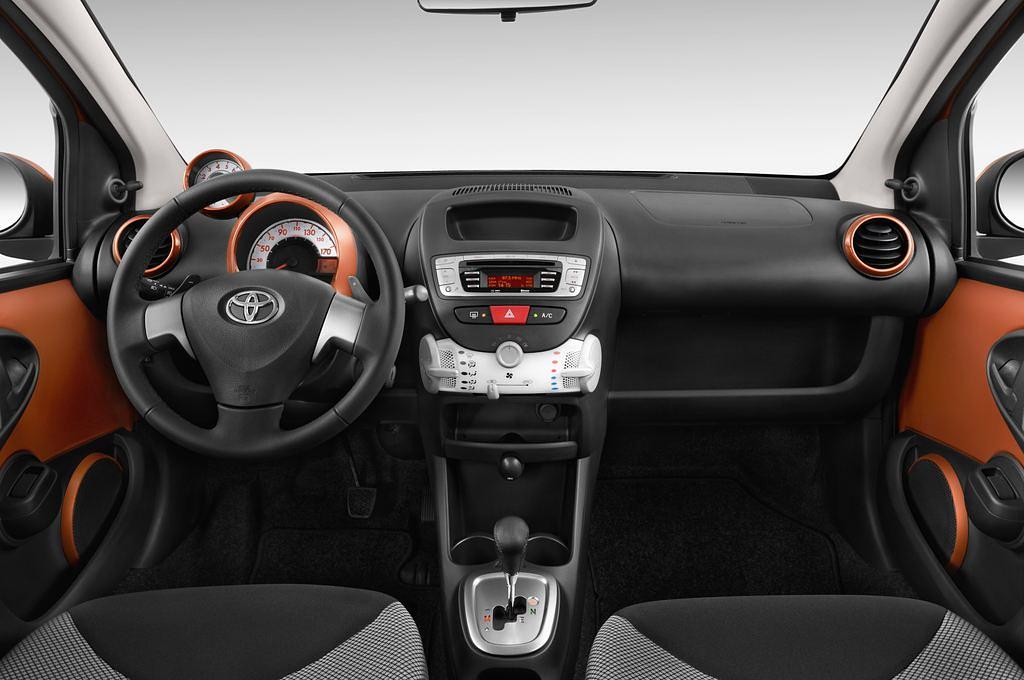 Toyota Aygo (Baujahr 2012) Connect Style 5 Türen Cockpit und Innenraum
