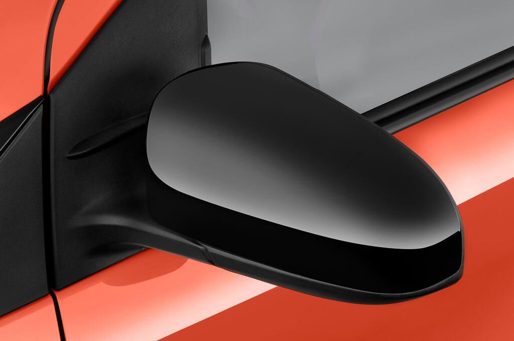 Toyota Aygo (Baujahr 2015) X-Cite 2WD MT 5 Türen Außenspiegel