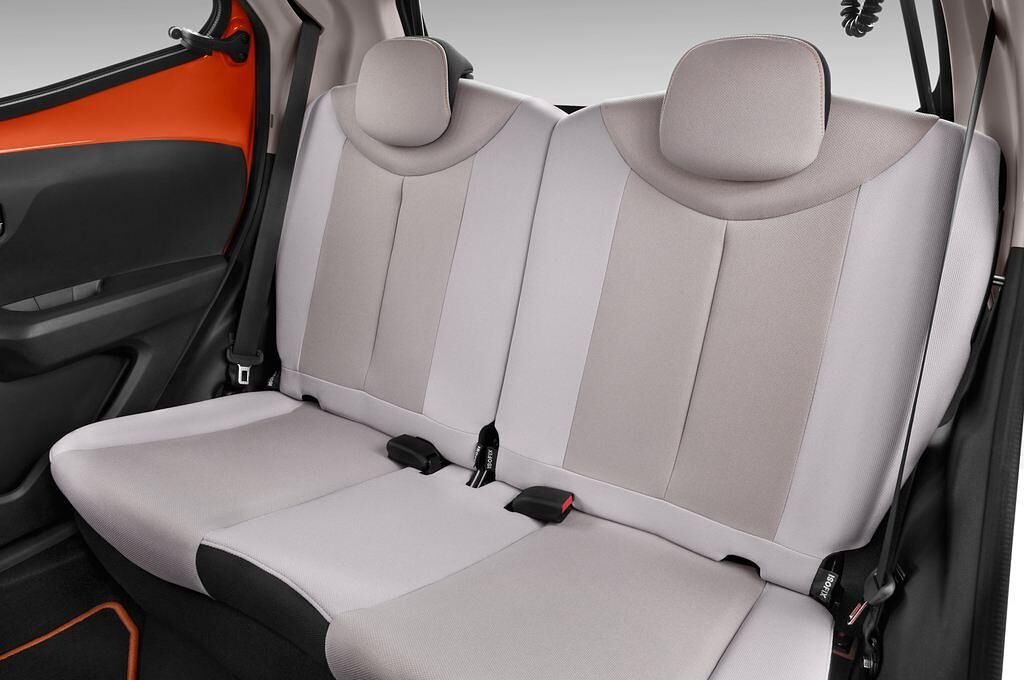 Toyota Aygo (Baujahr 2015) X-Cite 2WD MT 5 Türen Rücksitze