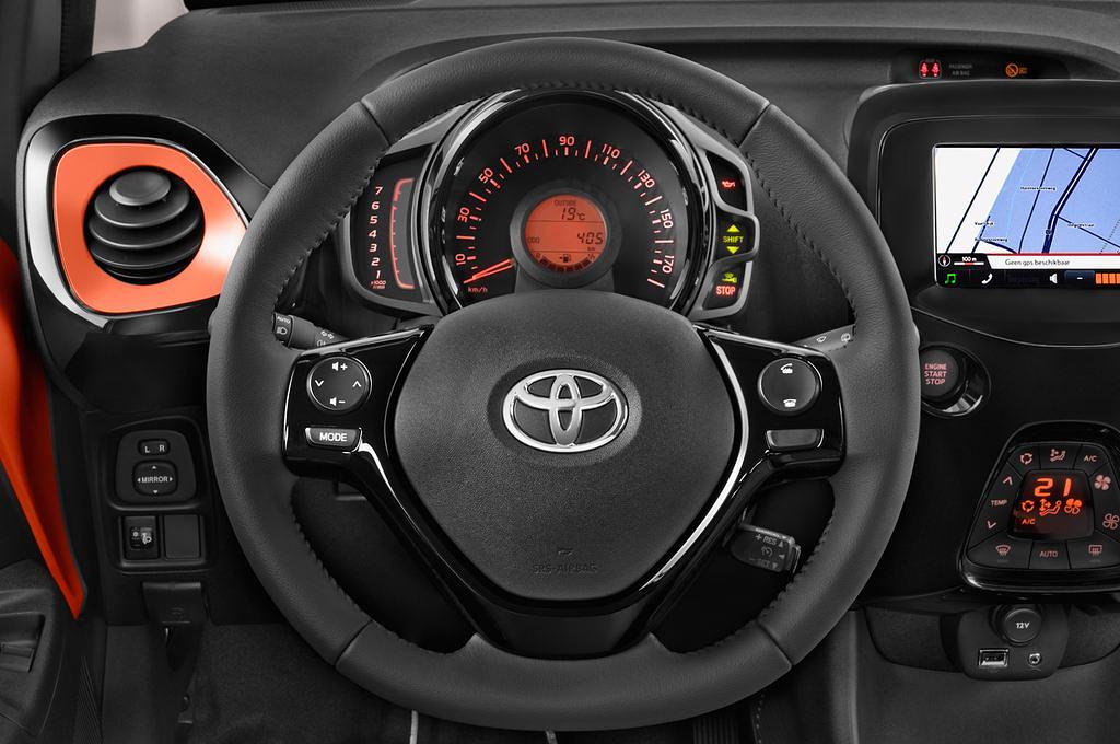 Toyota Aygo (Baujahr 2015) X-Cite 2WD MT 5 Türen Lenkrad