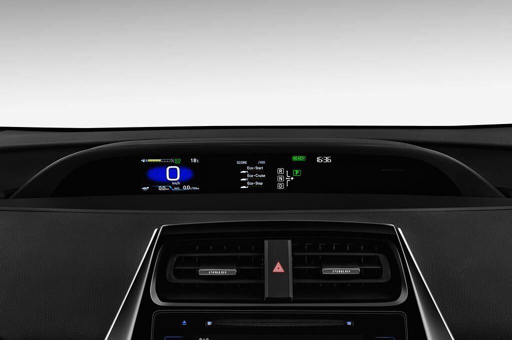 Toyota Prius (Baujahr 2016) - 5 Türen Tacho und Fahrerinstrumente