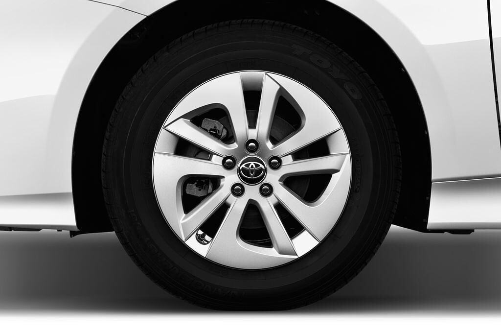 Toyota Prius (Baujahr 2016) - 5 Türen Reifen und Felge