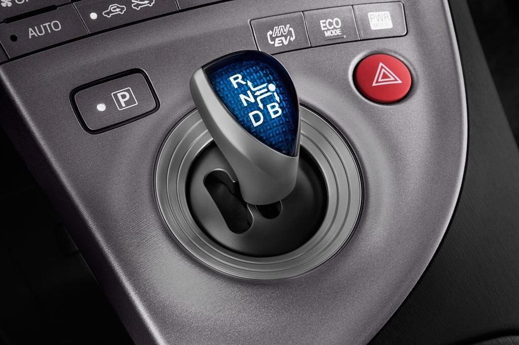 Toyota Prius Plug-In Hybrid (Baujahr 2012) Life 5 Türen Schalthebel