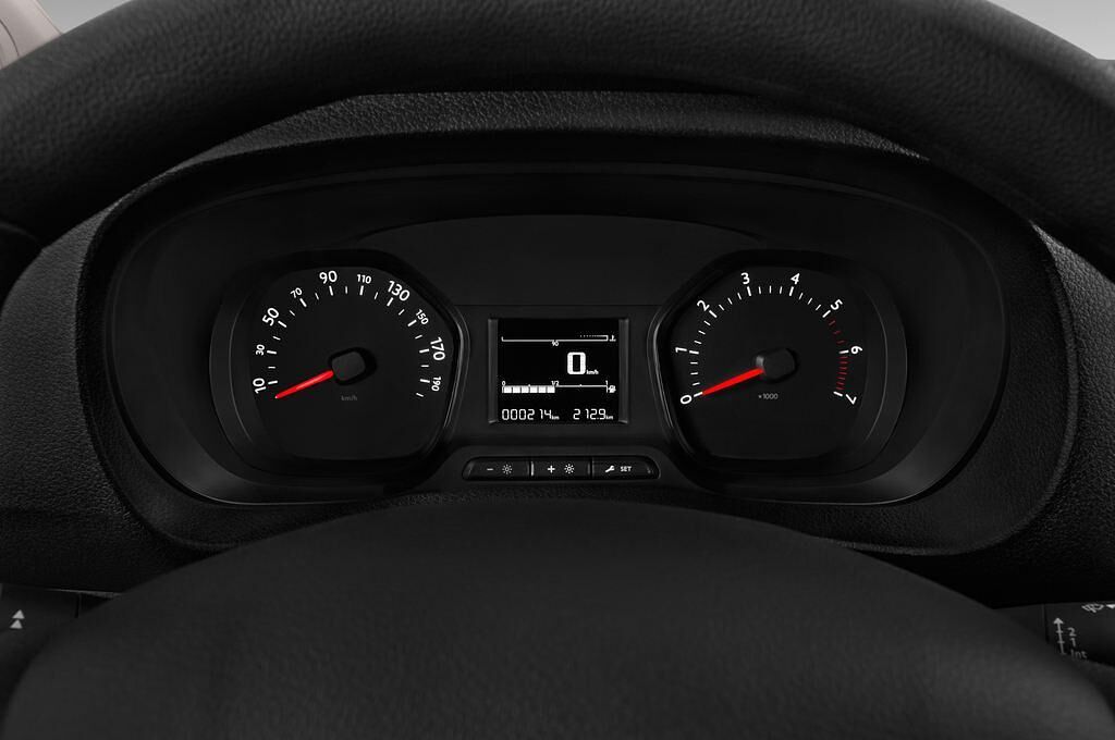 Toyota Proace (Baujahr 2016) Comfort 4 Türen Tacho und Fahrerinstrumente