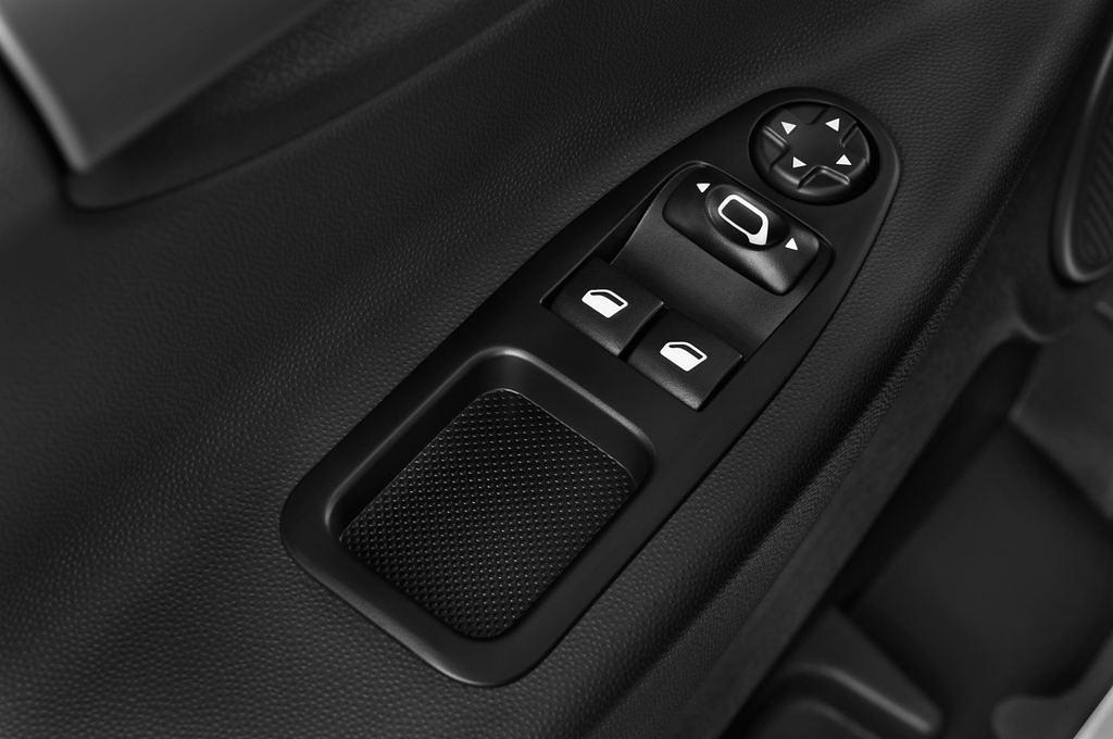 Toyota Proace (Baujahr 2015) Comfort 5 Türen Bedienungselemente Tür