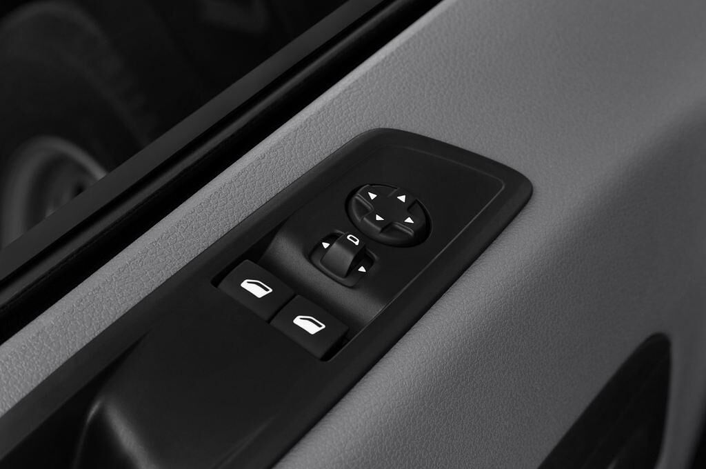 Toyota Proace Verso (Baujahr 2017) - 5 Türen Bedienungselemente Tür