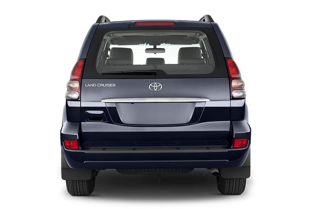 Toyota Landcruiser (Baujahr 2010) Life 5 Türen Heckansicht