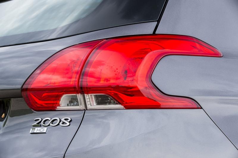 Peugeot 2008 e-HDI 115