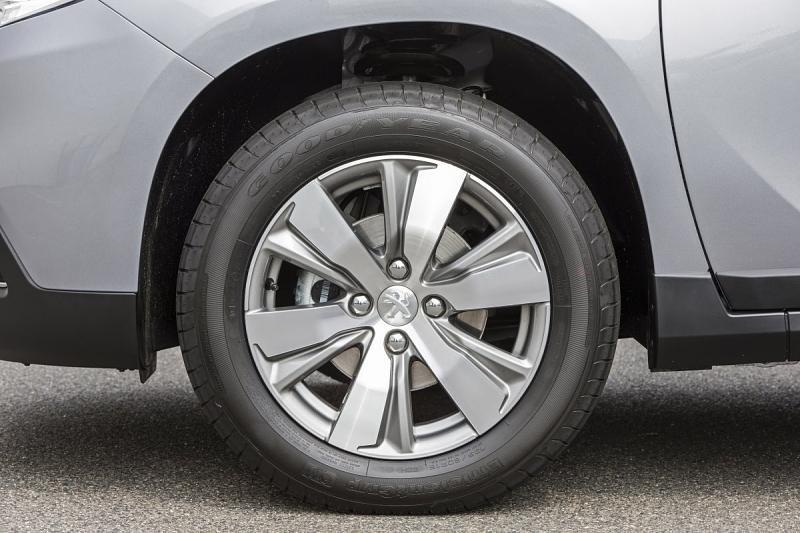Peugeot 2008 e-HDI 115
