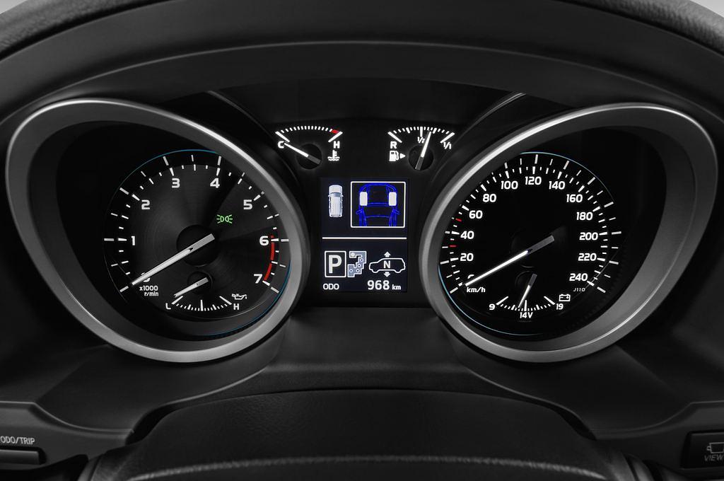 Toyota Landcruiser V8 (Baujahr 2012) - 5 Türen Tacho und Fahrerinstrumente
