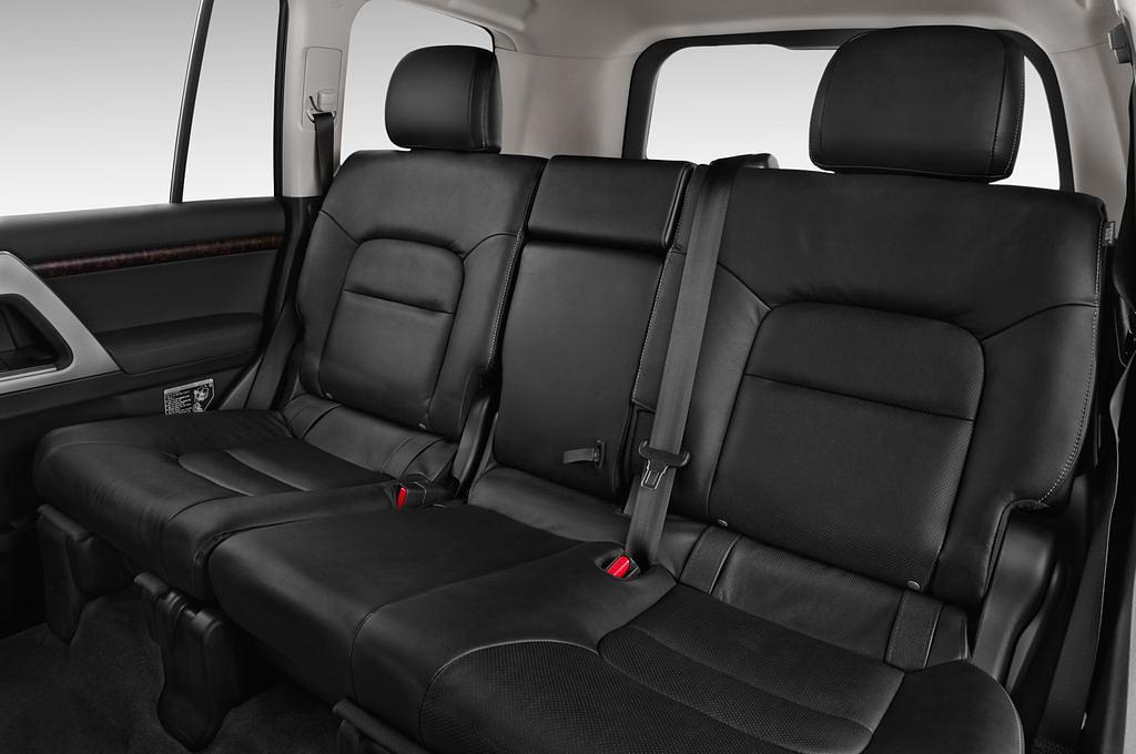 Toyota Landcruiser V8 (Baujahr 2012) - 5 Türen Rücksitze