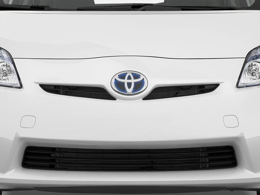 Toyota Prius (Baujahr 2010) - 5 Türen Kühlergrill und Scheinwerfer