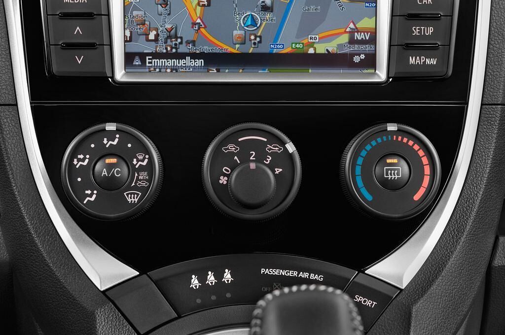 Toyota Verso-S (Baujahr 2014) 1,33-L-Dual-Vvt Club 5 Türen Temperatur und Klimaanlage