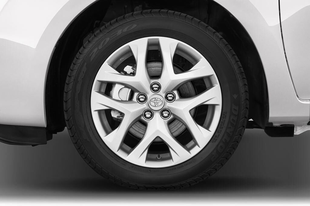 Toyota Verso-S (Baujahr 2014) 1,33-L-Dual-Vvt Club 5 Türen Reifen und Felge