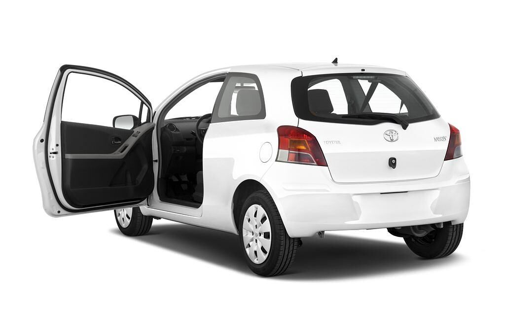Toyota Yaris (Baujahr 2010) Cool 3 Türen Tür geöffnet