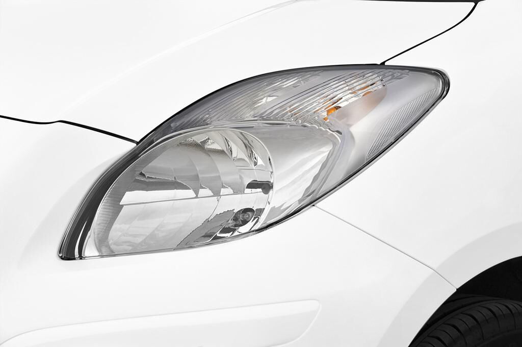 Toyota Yaris (Baujahr 2010) Cool 3 Türen Scheinwerfer