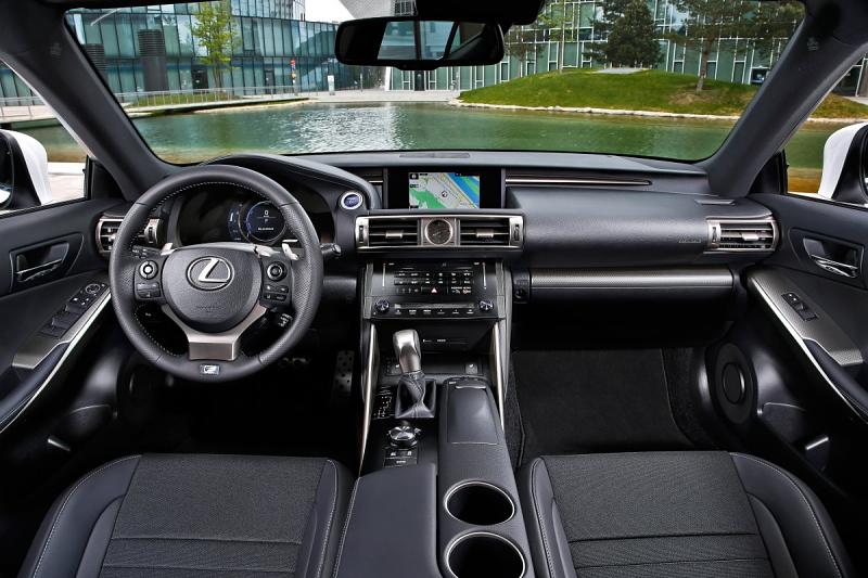 Lexus IS 300h