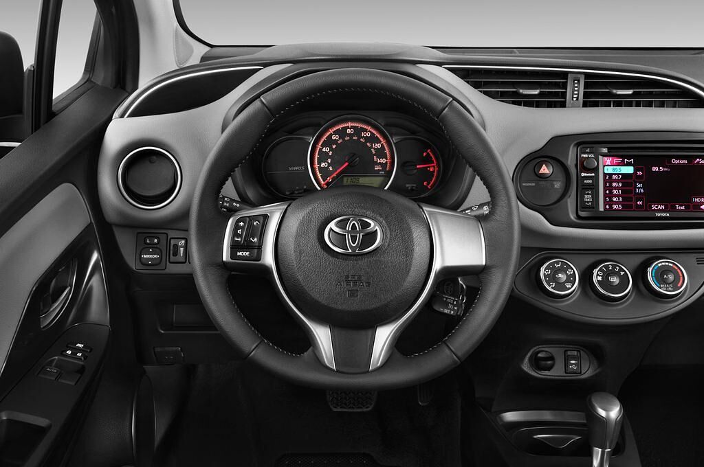 Toyota Yaris (Baujahr 2014) 1,0-L-Dual-Vvt-I 3 Türen Lenkrad