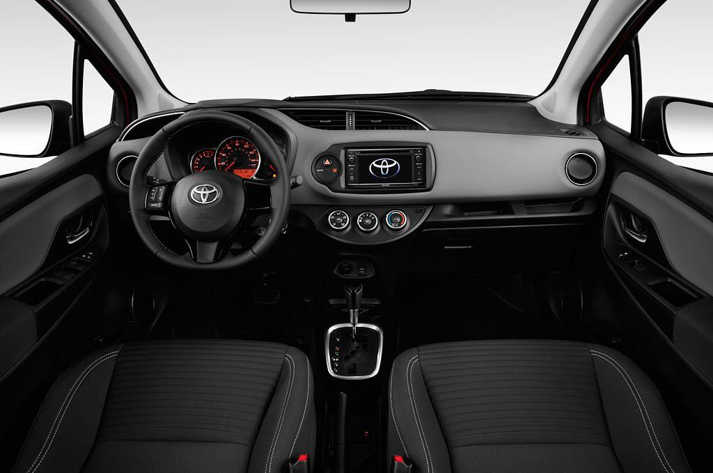 Toyota Yaris (Baujahr 2014) - 5 Türen Cockpit und Innenraum