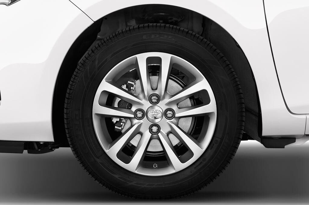 Toyota Yaris (Baujahr 2015) Club 5 Türen Reifen und Felge