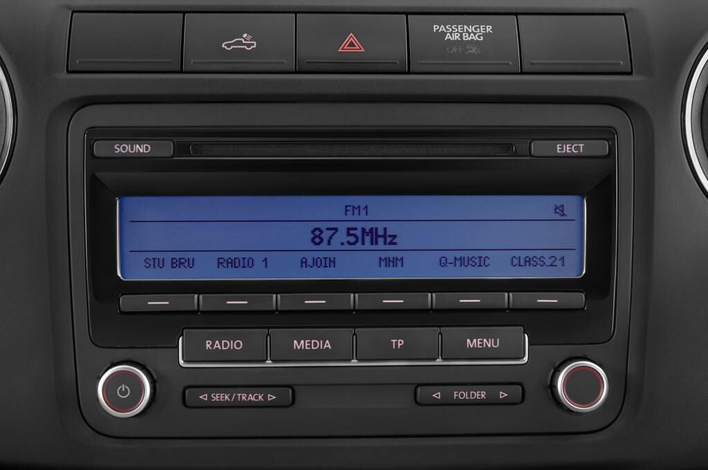 Volkswagen Amarok (Baujahr 2012) Trendline 4 Türen Radio und Infotainmentsystem