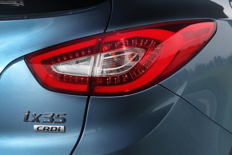 Die LED-Rückleuchten unterstreichen das ausdruckstarke Heck des Hyundai ix35