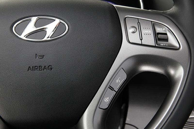 Die Lenkrad-Fernbedienung des Hyundai ix35 ist eingängig