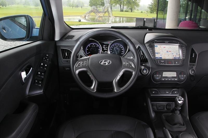 Das Cockpit des Hyundai ix35 schaut nach wie vor gut aus