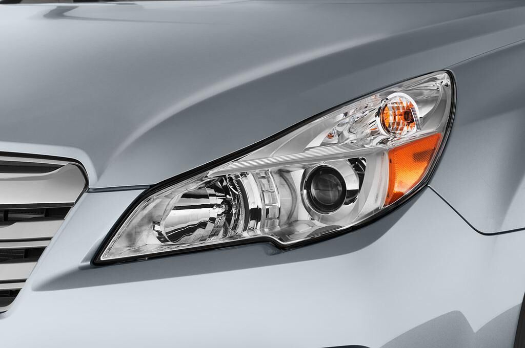 Subaru Outback (Baujahr 2013) Active 5 Türen Scheinwerfer