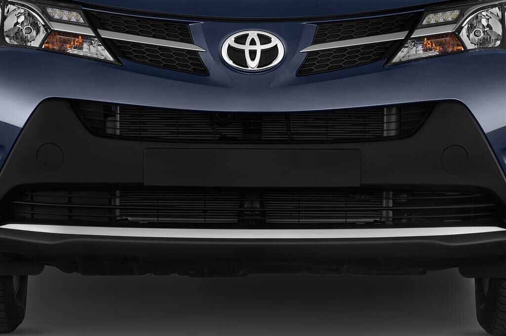 Toyota RAV4 (Baujahr 2015) Comfort 5 Türen Kühlergrill und Scheinwerfer
