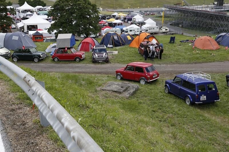 Die Mini-Gemeinde pilgert jedes Jahr zu einem anderen Ort