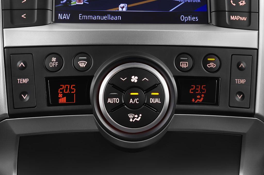 Toyota Verso (Baujahr 2012) Travel 5 Türen Temperatur und Klimaanlage