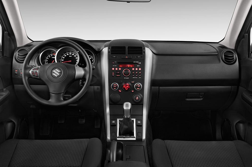 Suzuki Grand Vitara (Baujahr 2014) Comfort 3 Türen Cockpit und Innenraum