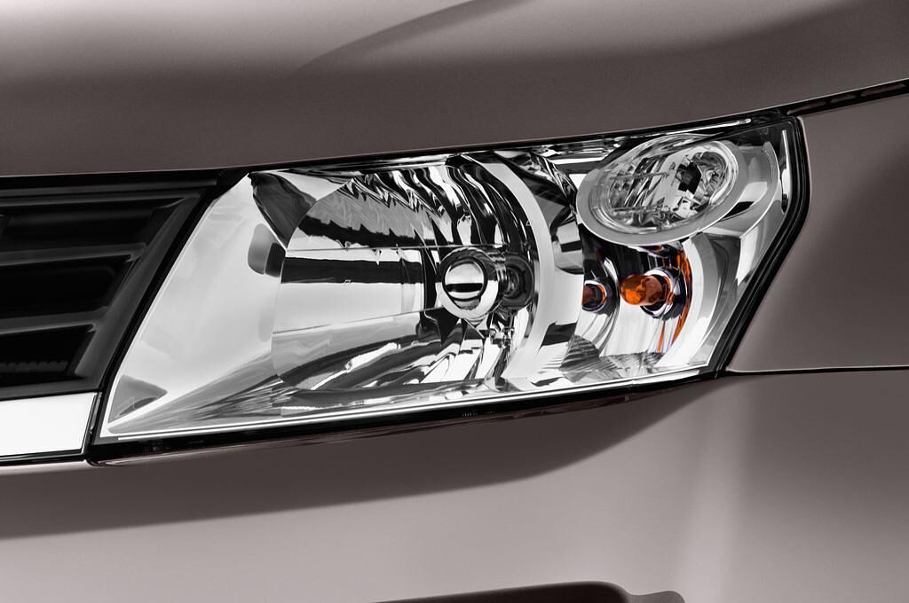 Suzuki Grand Vitara (Baujahr 2014) Comfort 3 Türen Scheinwerfer