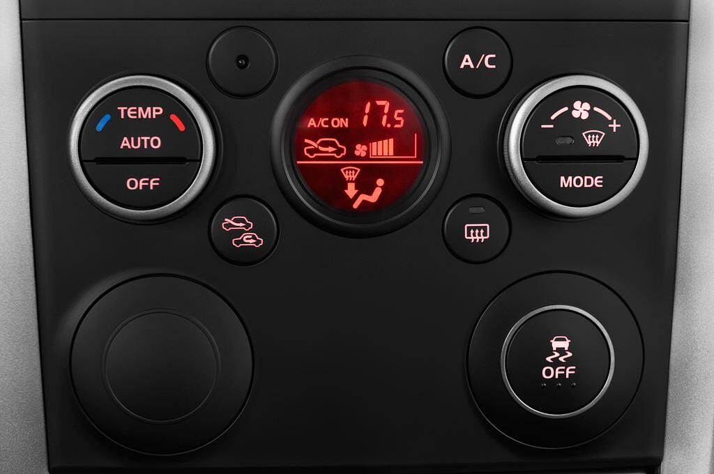 Suzuki Grand Vitara (Baujahr 2014) Comfort 3 Türen Temperatur und Klimaanlage