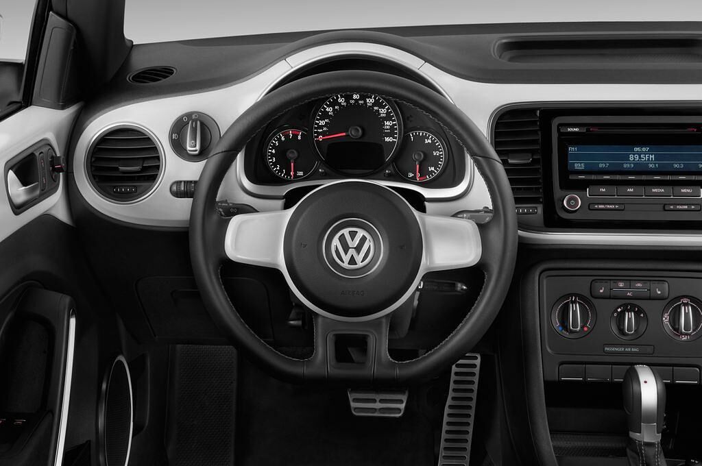 Volkswagen Beetle (Baujahr 2012) Sport 3 Türen Lenkrad
