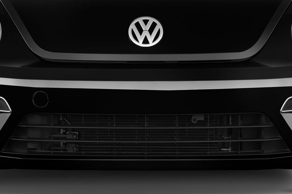 Volkswagen Beetle (Baujahr 2015) Sport R-Line 3 Türen Kühlergrill und Scheinwerfer