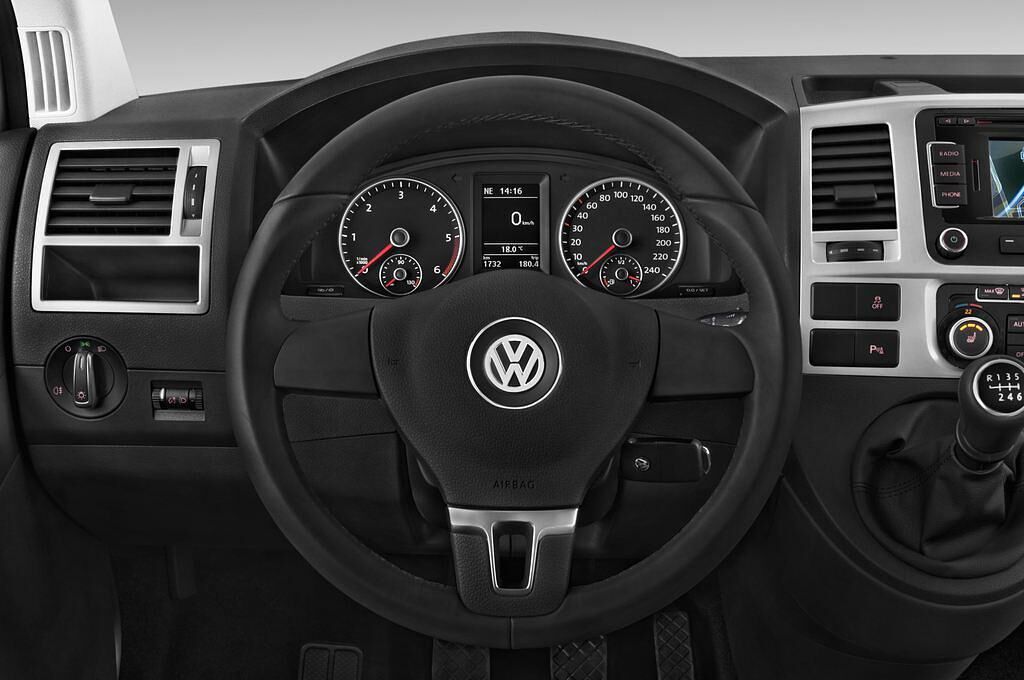Volkswagen Caravelle (Baujahr 2015) Comfortline 4 Türen Lenkrad