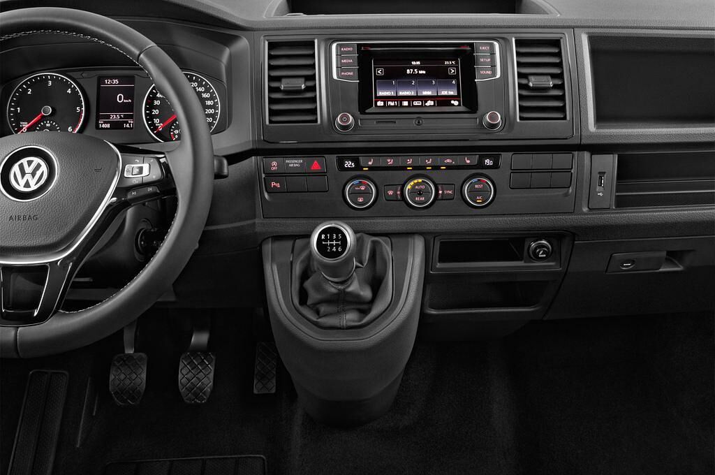 Volkswagen Caravelle (Baujahr 2016) Comfortline 5 Türen Mittelkonsole