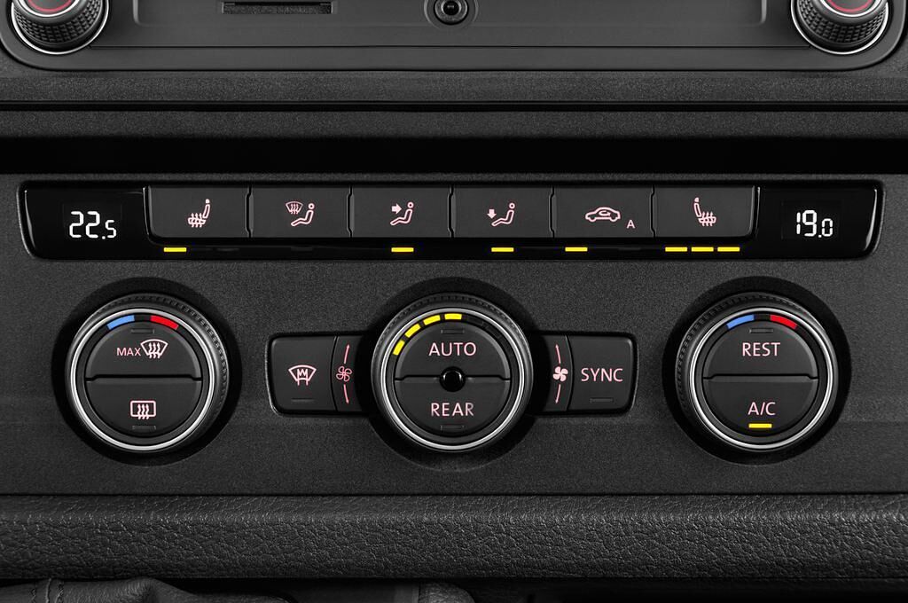 Volkswagen Caravelle (Baujahr 2016) Comfortline 5 Türen Temperatur und Klimaanlage