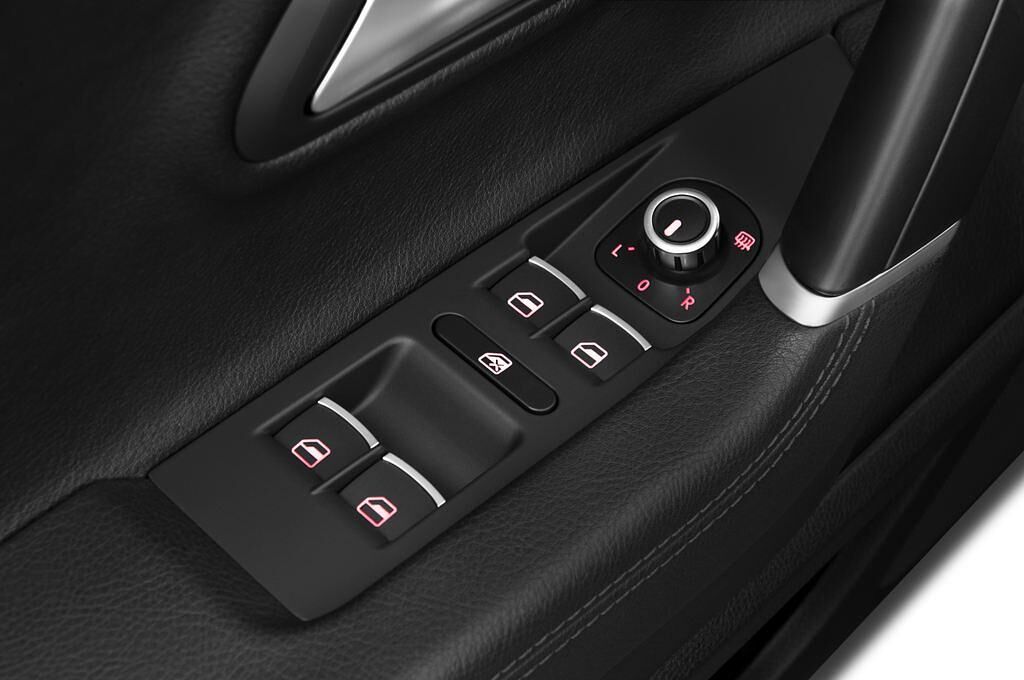Volkswagen CC (Baujahr 2012) BlueMotion Technology 4 Türen Bedienungselemente Tür