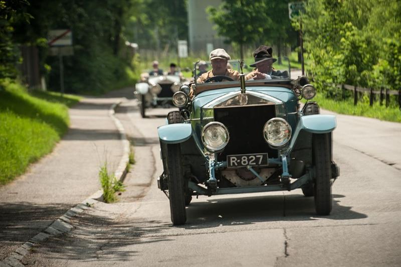 Das Fahren mit dem Rolls-Royce Silver Ghost 1913 Radley Car ist sehr puristisch