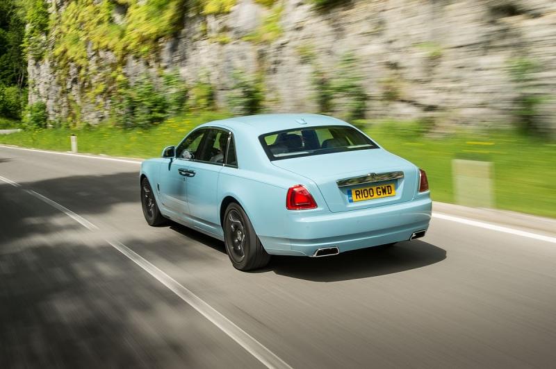 Wie es sich für einen Rolls-Royce Ghost gehört sind die Türen gegenläufig angeschlagen