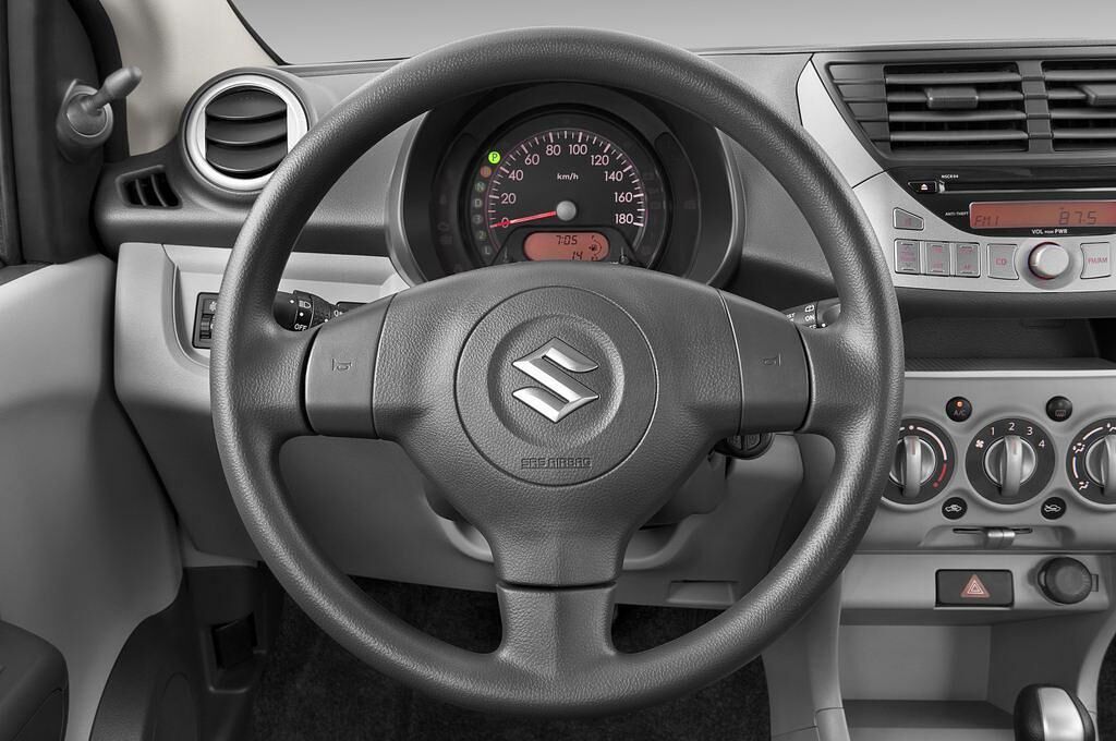 Suzuki Alto (Baujahr 2010) Club 5 Türen Lenkrad