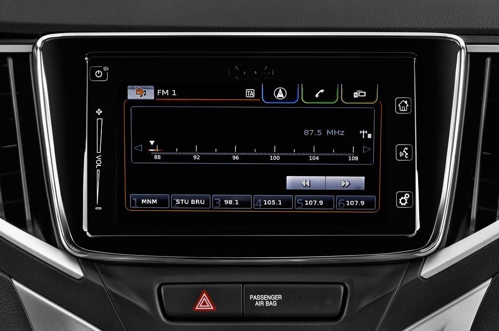 Suzuki Baleno (Baujahr 2016) Club 5 Türen Radio und Infotainmentsystem