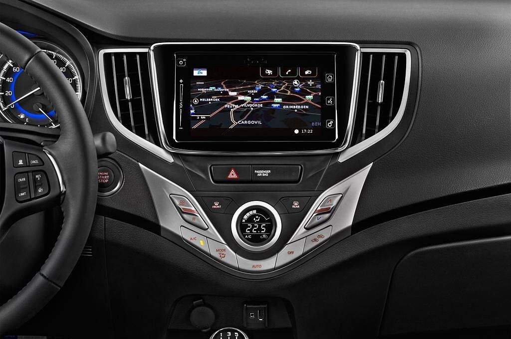 Suzuki Baleno (Baujahr 2016) Club 5 Türen Mittelkonsole