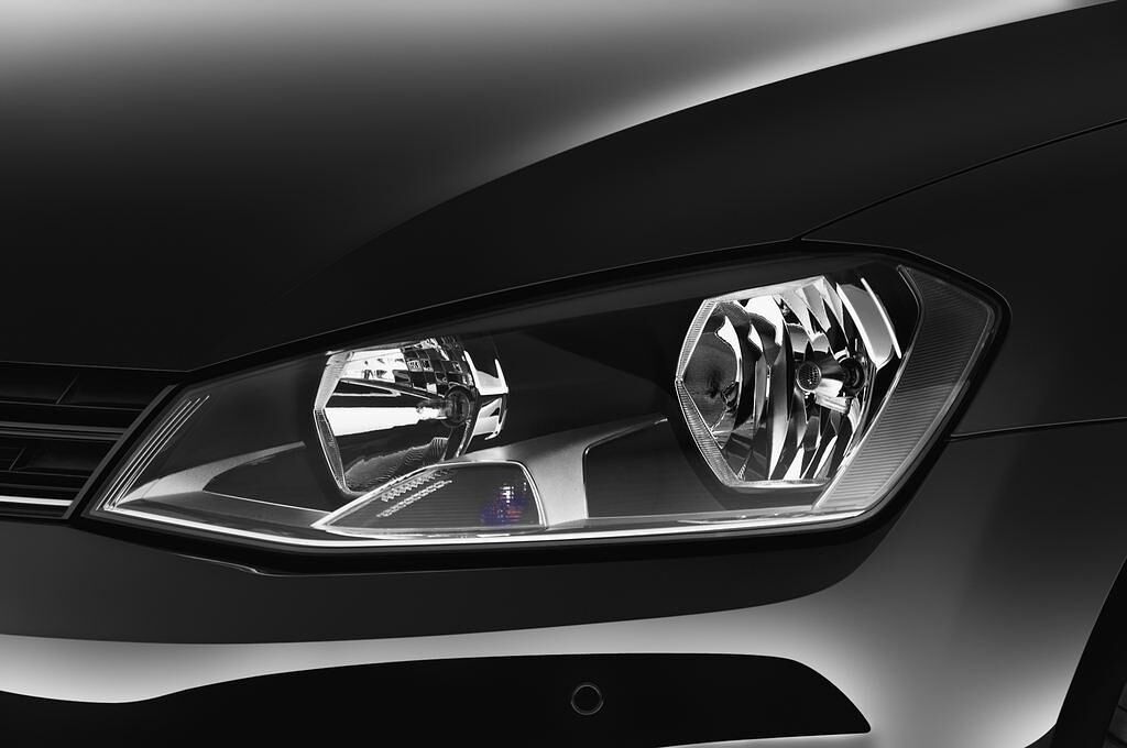 Volkswagen Golf (Baujahr 2013) Highline 5 Türen Scheinwerfer