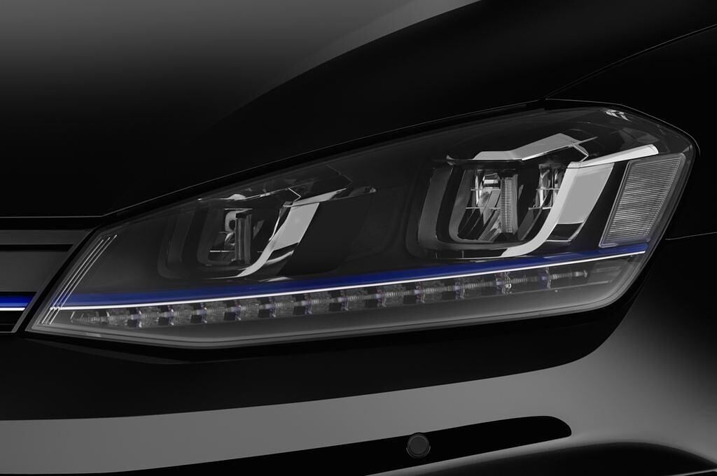 Volkswagen Golf (Baujahr 2015) E-Golf 5 Türen Scheinwerfer