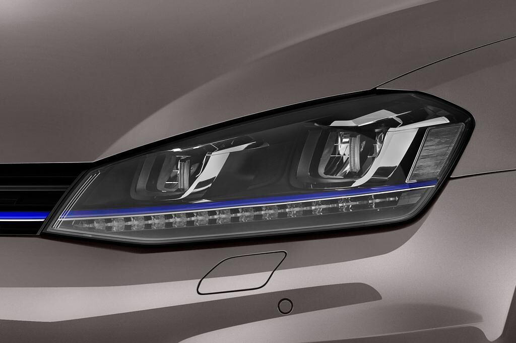 Volkswagen Golf (Baujahr 2015) GTE 5 Türen Scheinwerfer